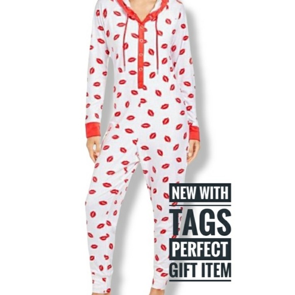 Jenni Other - NWT Jenni onesie by Jennifer Moore. Hooded Velvety One Piece  Pajama/lounge.